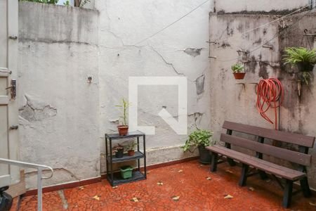 Quintal e Área de Serviço de casa à venda com 2 quartos, 89m² em Vila Romana, São Paulo