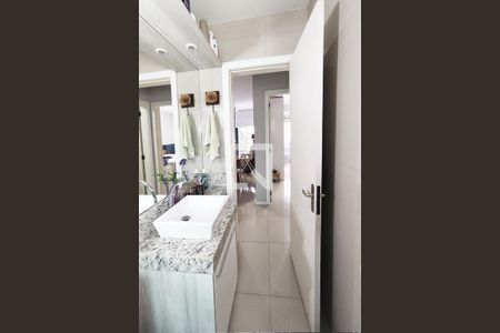Banheiro de apartamento à venda com 2 quartos, 59m² em Feitoria, São Leopoldo