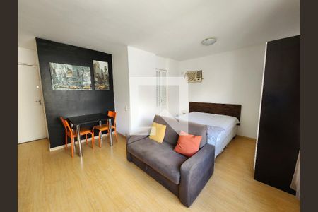 Sala/Quarto de apartamento para alugar com 1 quarto, 37m² em Indianópolis, São Paulo