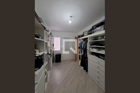 Closet Quarto 3 de casa à venda com 4 quartos, 200m² em Vila Isolina Mazzei, São Paulo