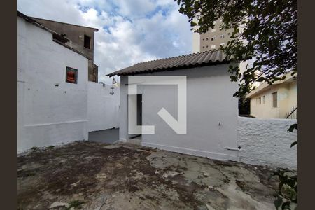 Quintal dos Fundos de casa à venda com 2 quartos, 200m² em Vila Nair, São Paulo