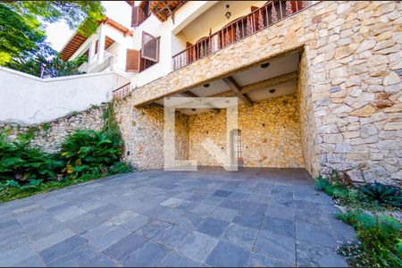 Garagem de casa para alugar com 6 quartos, 352m² em São Bento, Belo Horizonte