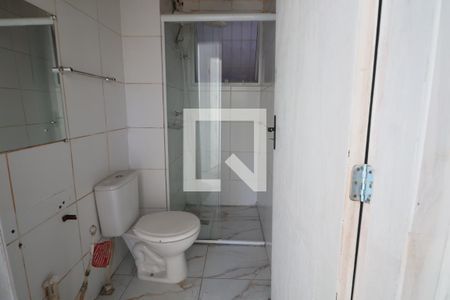 Banheiro de apartamento à venda com 2 quartos, 45m² em Centro, Canoas
