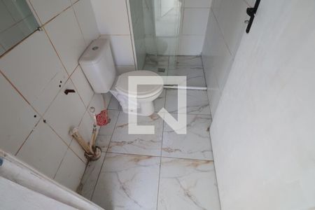 Banheiro de apartamento à venda com 2 quartos, 45m² em Centro, Canoas