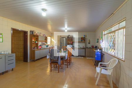 Cozinha de casa à venda com 4 quartos, 550m² em Mathias Velho, Canoas