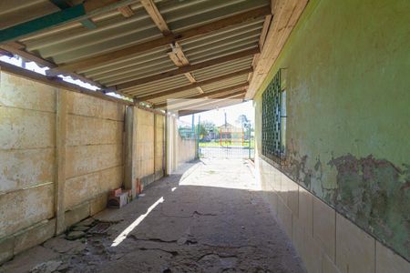 Garagem de casa à venda com 4 quartos, 550m² em Mathias Velho, Canoas