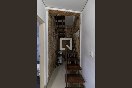 Casa 2 - Escada de casa à venda com 6 quartos, 500m² em Vila Ré, São Paulo