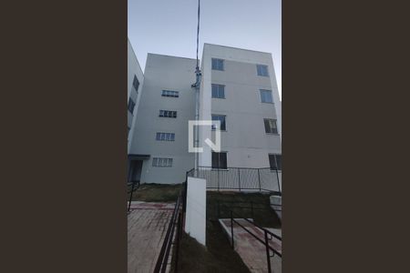 Fachada do bloco de apartamento para alugar com 2 quartos, 55m² em Centro, Contagem