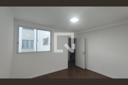 Sala de apartamento para alugar com 2 quartos, 55m² em Centro, Contagem
