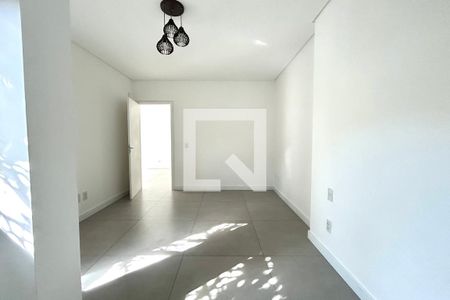 Suíte 1 de casa para alugar com 4 quartos, 130m² em Lagoa da Conceição, Florianópolis