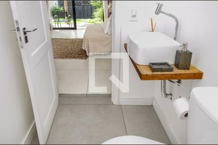 Lavabo de casa para alugar com 4 quartos, 130m² em Lagoa da Conceição, Florianópolis