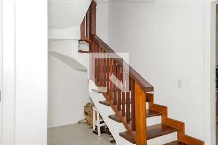 Acesso 2º Piso de casa para alugar com 4 quartos, 130m² em Lagoa da Conceição, Florianópolis