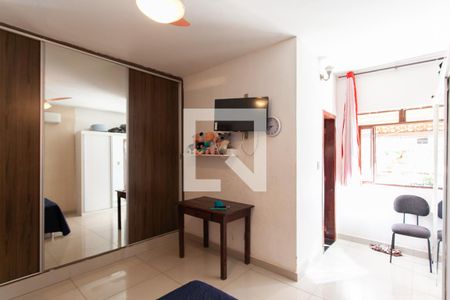 Suíte de casa à venda com 4 quartos, 280m² em Jardim Guanabara, Belo Horizonte