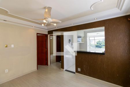 Sala de apartamento para alugar com 2 quartos, 55m² em Jardim Rio das Pedras, Cotia