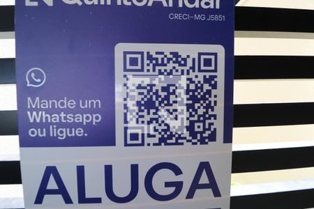 Plaquinha de casa de condomínio para alugar com 6 quartos, 370m² em Jardim Sul, Uberlândia