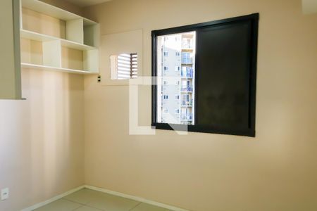 Quarto  de apartamento para alugar com 2 quartos, 56m² em Del Castilho, Rio de Janeiro