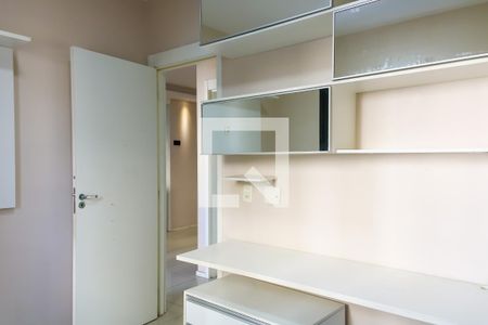 Quarto  de apartamento para alugar com 2 quartos, 56m² em Del Castilho, Rio de Janeiro