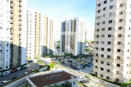 Vista do Quarto 2 de apartamento para alugar com 2 quartos, 56m² em Del Castilho, Rio de Janeiro