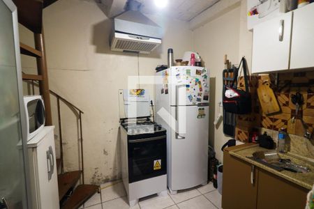 Cozinha de casa de condomínio à venda com 2 quartos, 45m² em Nonoai, Porto Alegre