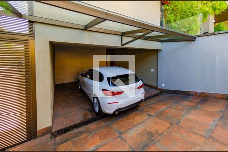 Garagem de casa à venda com 5 quartos, 444m² em Belvedere, Belo Horizonte
