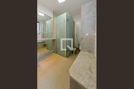 Banheiro externo de casa à venda com 5 quartos, 444m² em Belvedere, Belo Horizonte