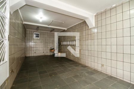 Garagem de casa à venda com 2 quartos, 196m² em Sumaré, São Paulo