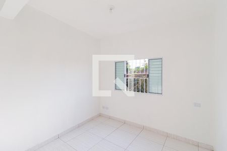 Quarto de casa para alugar com 1 quarto, 40m² em Vila Santo Antônio, Carapicuíba