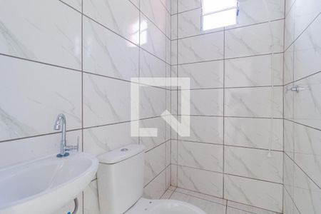 Banheiro de casa para alugar com 1 quarto, 40m² em Vila Santo Antônio, Carapicuíba