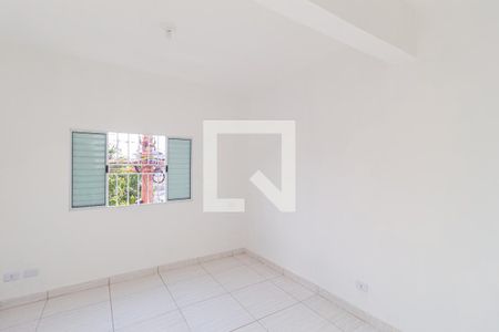 Quarto de casa para alugar com 1 quarto, 40m² em Vila Santo Antônio, Carapicuíba