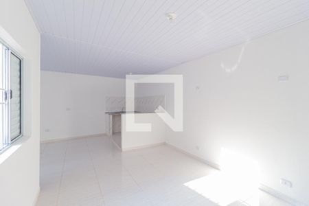 Quarto de casa para alugar com 1 quarto, 65m² em Vila Santo Antônio, Carapicuíba