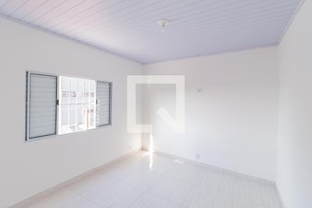Quarto de casa para alugar com 1 quarto, 60m² em Vila Santo Antônio, Carapicuíba