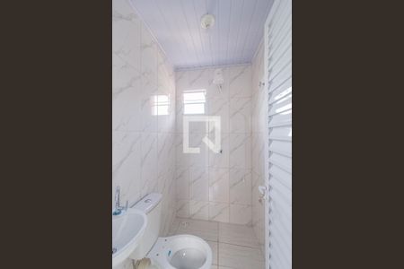 Banheiro de casa para alugar com 1 quarto, 60m² em Vila Santo Antônio, Carapicuíba