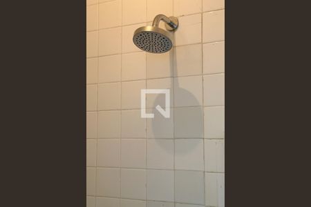 Banheiro de serviço de apartamento para alugar com 3 quartos, 170m² em Copacabana, Rio de Janeiro