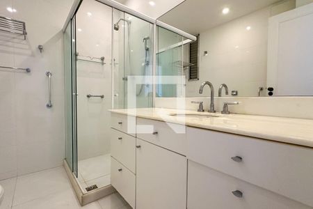 Suíte de apartamento para alugar com 3 quartos, 170m² em Copacabana, Rio de Janeiro