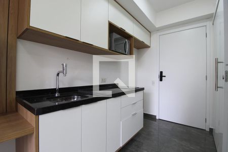 Cozinha de kitnet/studio à venda com 1 quarto, 21m² em Indianópolis, São Paulo