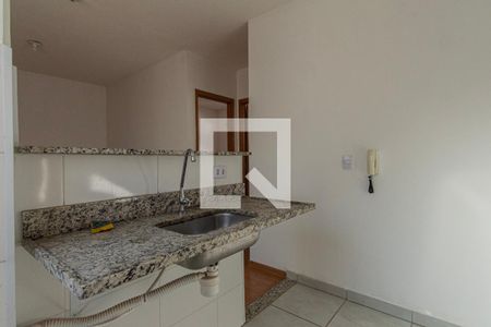 Cozinha de apartamento para alugar com 2 quartos, 43m² em Jardim Guaruja, Sorocaba
