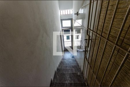 Escada de apartamento para alugar com 1 quarto, 45m² em Itaberaba, São Paulo