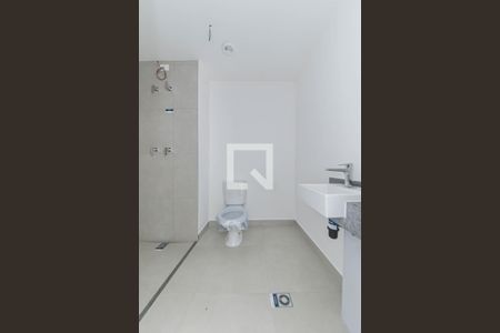 Banheiro de kitnet/studio à venda com 1 quarto, 23m² em Vila Cordeiro, São Paulo