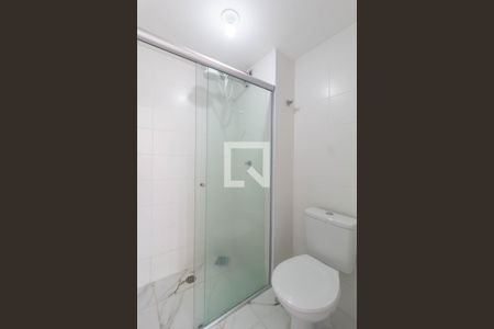 Banheiro de apartamento à venda com 2 quartos, 40m² em Vila Carmosina, São Paulo