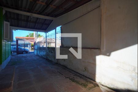 Garagem de casa à venda com 2 quartos, 200m² em Sarandi, Porto Alegre