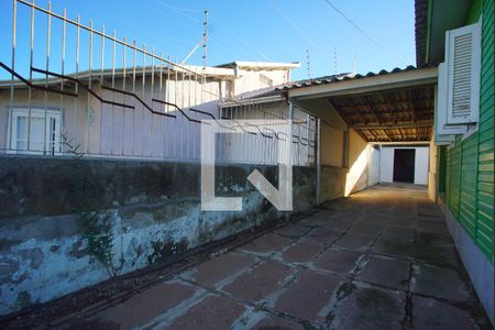 Garagem de casa à venda com 2 quartos, 200m² em Sarandi, Porto Alegre