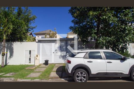 Fachada de casa de condomínio para alugar com 4 quartos, 235m² em Recreio dos Bandeirantes, Rio de Janeiro