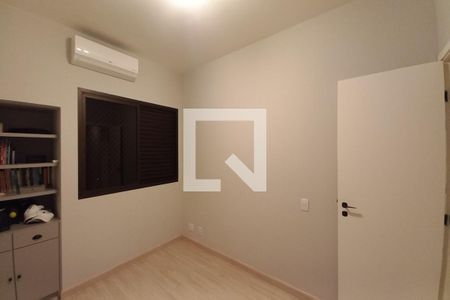 Quarto  de apartamento à venda com 3 quartos, 200m² em Centro, Campinas