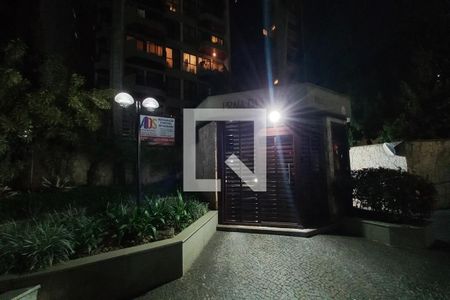 Fachada e Portaria de apartamento à venda com 3 quartos, 200m² em Centro, Campinas