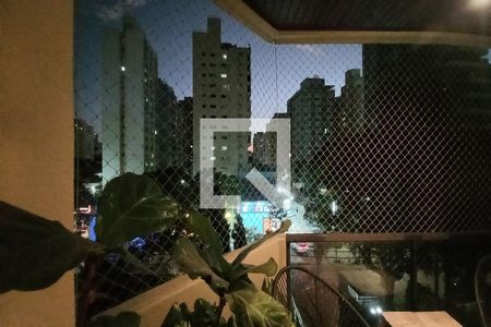 Vista da Sala de TV de apartamento à venda com 3 quartos, 200m² em Centro, Campinas