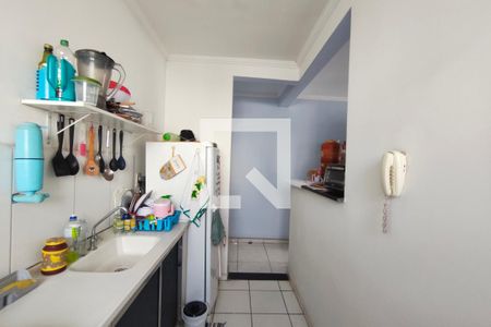 Cozinha de apartamento à venda com 2 quartos, 49m² em Loteamento Parque São Martinho, Campinas