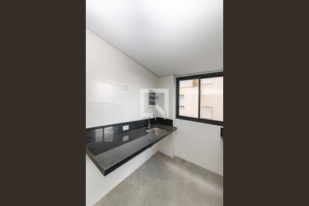 Sala/Cozinha de apartamento à venda com 2 quartos, 57m² em Santa Efigênia, Belo Horizonte