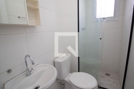 Banheiro Social de apartamento para alugar com 2 quartos, 40m² em Vila Zat, São Paulo