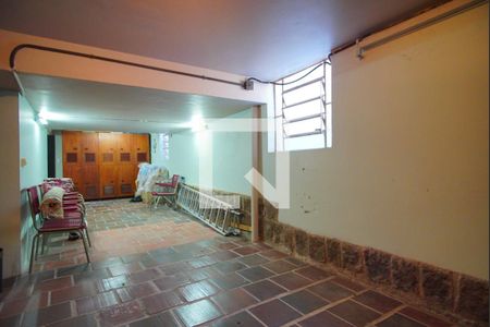 Garagem de casa para alugar com 4 quartos, 320m² em Três Figueiras, Porto Alegre