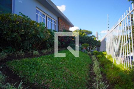 Pátio de casa para alugar com 4 quartos, 320m² em Três Figueiras, Porto Alegre